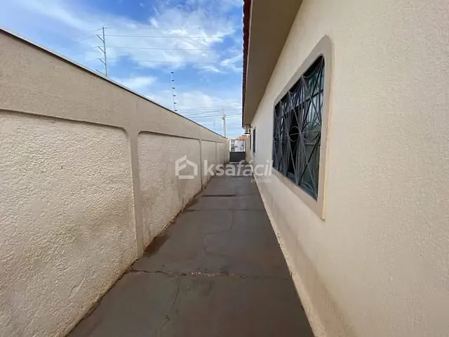 Casa com 360m² 4 quartos e 4 banheiros, à venda, no bairro Vila Nasser em Campo Grande