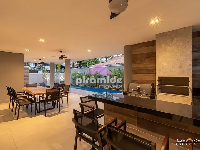 Casa com 375m² 5 quartos e 6 banheiros, à venda, no bairro Lagoinha em Ubatuba