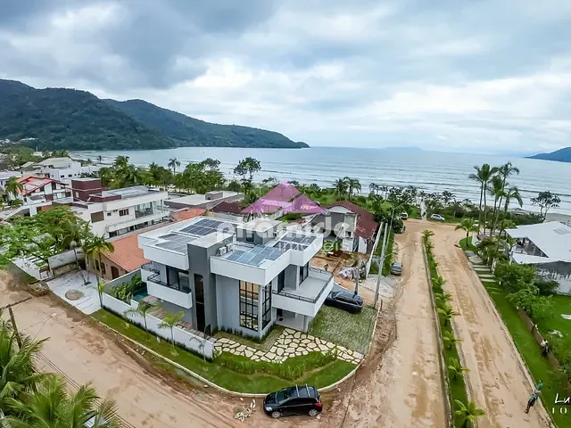 Casa com 375m² 5 quartos e 6 banheiros, à venda, no bairro Lagoinha em Ubatuba