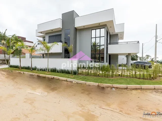 Casa com 375m² 5 quartos e 6 banheiros, à venda, no bairro Lagoinha em Ubatuba