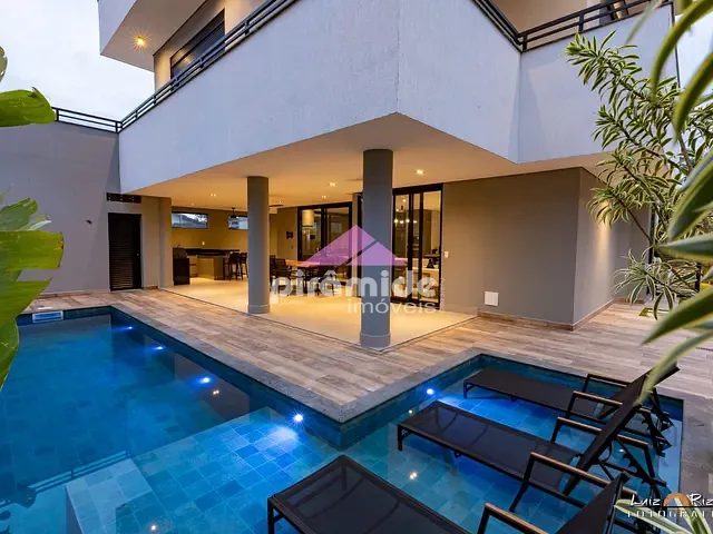 Casa com 375m² 5 quartos e 6 banheiros, à venda, no bairro Lagoinha em Ubatuba