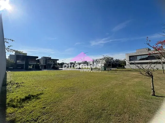 Casa com 500m² 3 quartos e 6 banheiros, à venda, no bairro Urbanova em São José dos Campos