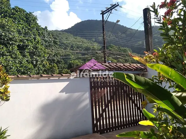 Casa com 300m² 4 quartos e 3 banheiros, à venda, no bairro Perequê Mirim em Ubatuba
