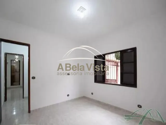 Casa com 300m² 3 quartos e 3 banheiros, à venda, no bairro Vila Yara em Osasco