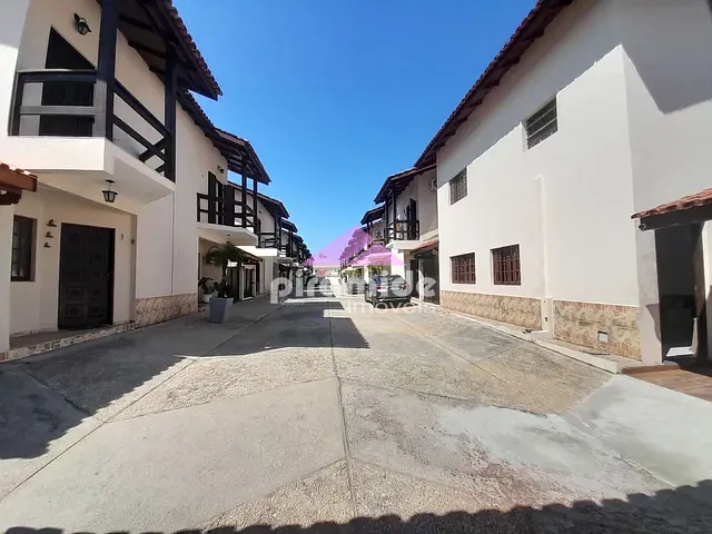 Casa com 90m² 2 quartos e 2 banheiros, à venda, no bairro Balneário Gardem Mar em Caraguatatuba
