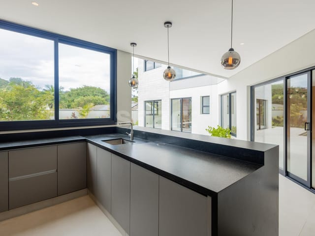 Casa com 516m² 4 quartos e 7 banheiros, à venda, no bairro Alphaville em Santana de Parnaíba