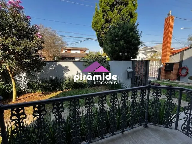 Casa com 360m² 4 quartos e 3 banheiros, à venda, no bairro Jardim das Colinas em São José dos Campos