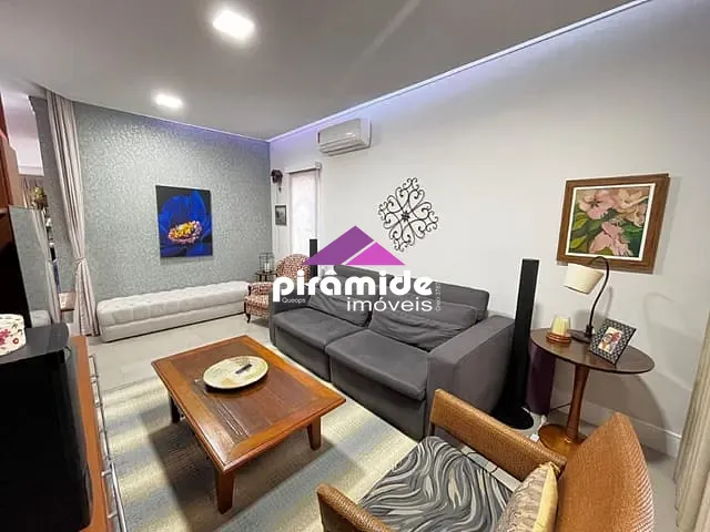 Casa com 360m² 4 quartos e 3 banheiros, à venda, no bairro Jardim das Colinas em São José dos Campos