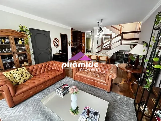 Casa com 360m² 4 quartos e 3 banheiros, à venda, no bairro Jardim das Colinas em São José dos Campos