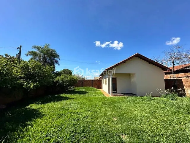Casa com 360m² 2 quartos e 1 banheiro, para alugar, no bairro Jardim Aeroporto em Campo Grande