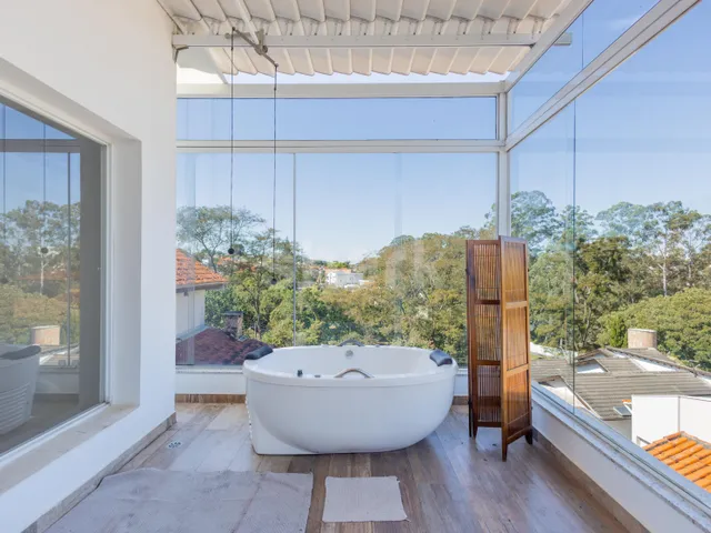 Casa com 420m² 4 quartos e 5 banheiros, à venda ou para alugar, no bairro Alphaville em Santana de Parnaíba
