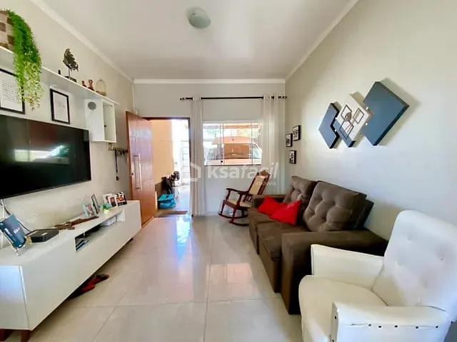 Casa 2 quartos e 2 banheiros, à venda, no bairro Parque Dallas em Campo Grande