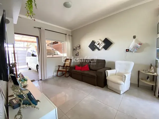 Casa 2 quartos e 2 banheiros, à venda, no bairro Parque Dallas em Campo Grande