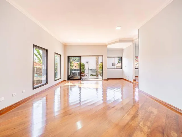 Casa com 360m² 5 quartos e 6 banheiros, à venda, no bairro Alphaville em Santana de Parnaíba