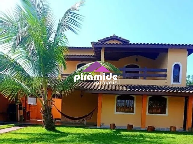 Casa com 380m² 3 quartos e 2 banheiros, à venda, no bairro Pontal de Santa Marina em Caraguatatuba