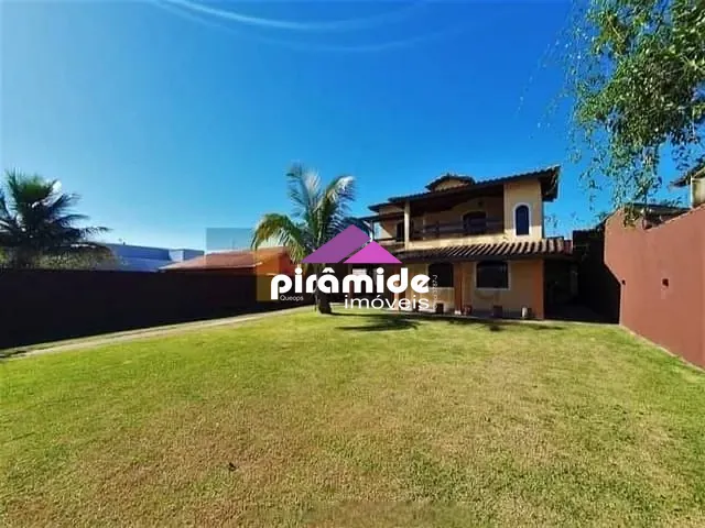 Casa com 380m² 3 quartos e 2 banheiros, à venda, no bairro Pontal de Santa Marina em Caraguatatuba