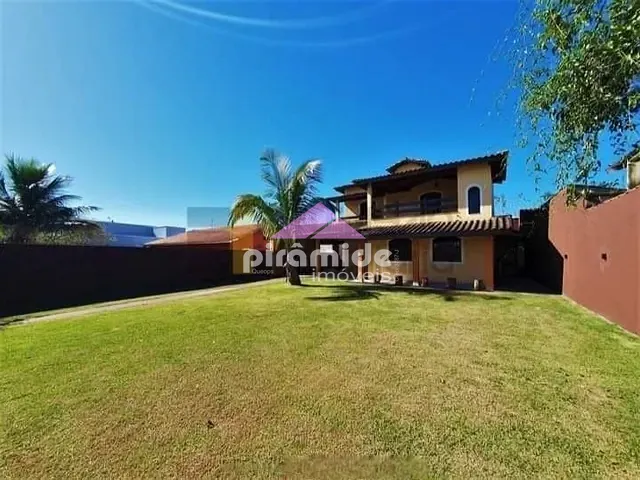 Casa com 380m² 3 quartos e 2 banheiros, à venda, no bairro Pontal de Santa Marina em Caraguatatuba