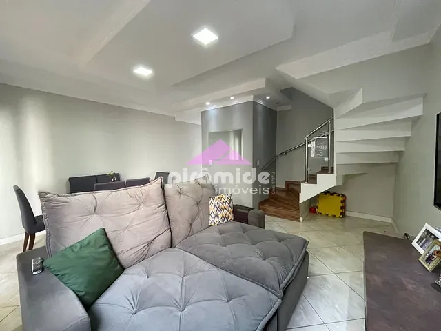 Casa com 163m², à venda, no bairro Jardim Santa Maria em Jacareí