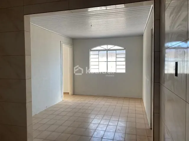 Casa com 200m² 3 quartos e 2 banheiros, à venda, no bairro Núcleo Habitacional Buriti em Campo Grande