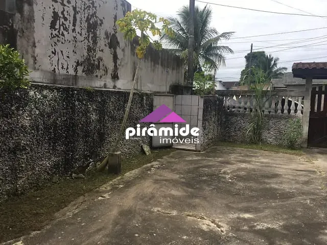 Casa com 250m² 2 quartos e 3 banheiros, à venda, no bairro Pontal de Santa Marina em Caraguatatuba