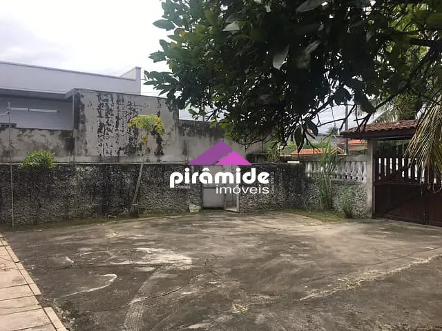 Casa com 250m² 2 quartos e 3 banheiros, à venda, no bairro Pontal de Santa Marina em Caraguatatuba