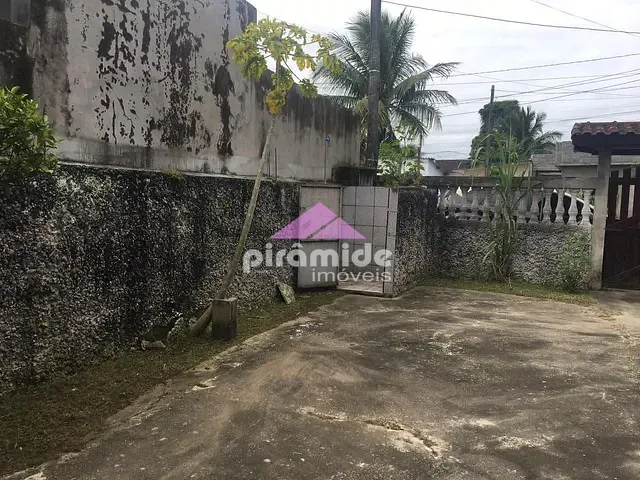 Casa com 250m² 2 quartos e 3 banheiros, à venda, no bairro Pontal de Santa Marina em Caraguatatuba