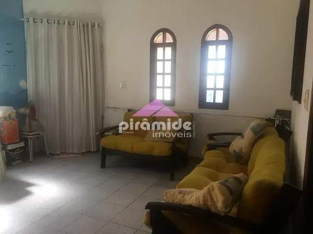 Casa com 250m² 2 quartos e 3 banheiros, à venda, no bairro Pontal de Santa Marina em Caraguatatuba