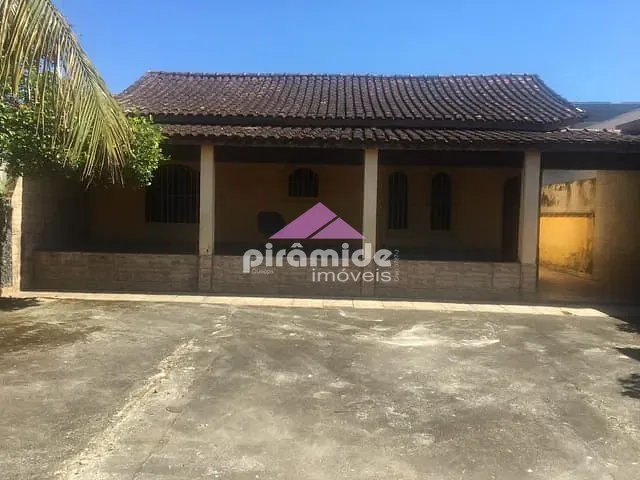 Casa com 250m² 2 quartos e 3 banheiros, à venda, no bairro Pontal de Santa Marina em Caraguatatuba