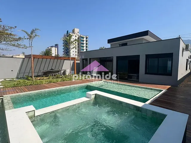 Casa com 527m² 3 quartos e 4 banheiros, à venda, no bairro Massaguaçu em Caraguatatuba