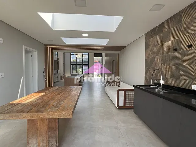 Casa com 527m² 3 quartos e 4 banheiros, à venda, no bairro Massaguaçu em Caraguatatuba
