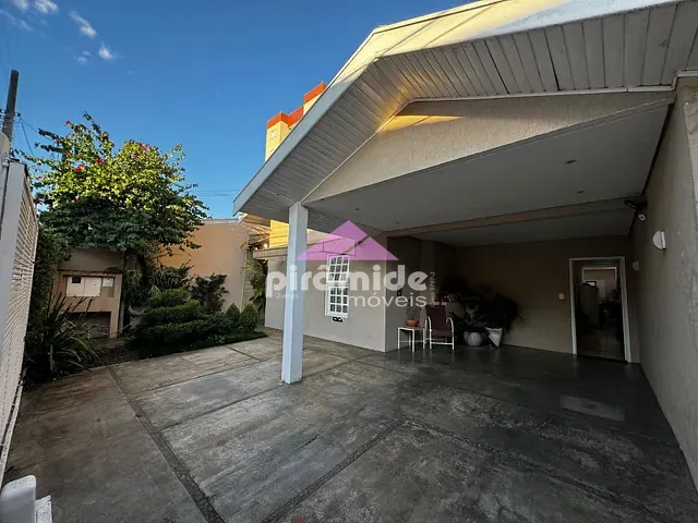 Casa com 250m² 5 quartos e 4 banheiros, à venda, no bairro Jardim das Indústrias em São José dos Campos