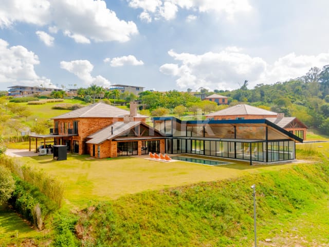 Casa com 3300m² 6 quartos e 8 banheiros, à venda ou para alugar, no bairro Porto Feliz em Porto Feliz