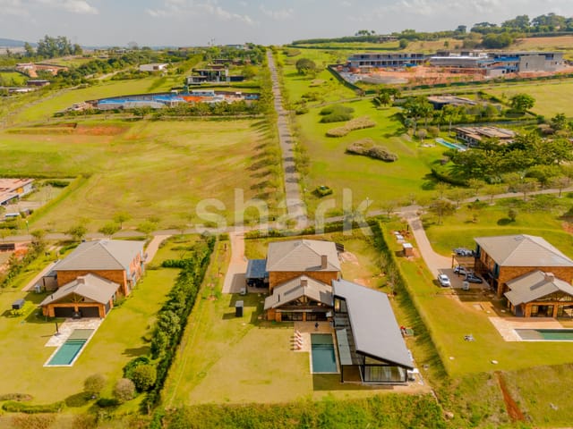 Casa com 3300m² 6 quartos e 8 banheiros, à venda ou para alugar, no bairro Porto Feliz em Porto Feliz