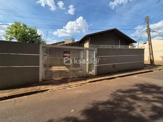 Casa com 110m² 2 quartos e 1 banheiro, à venda, no bairro Vila Flório em Campo Grande