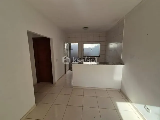 Casa com 110m² 2 quartos e 1 banheiro, à venda, no bairro Vila Flório em Campo Grande