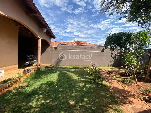 Casa com 360m² 4 quartos e 4 banheiros, à venda, no bairro Jardim Joquei Club em Campo Grande