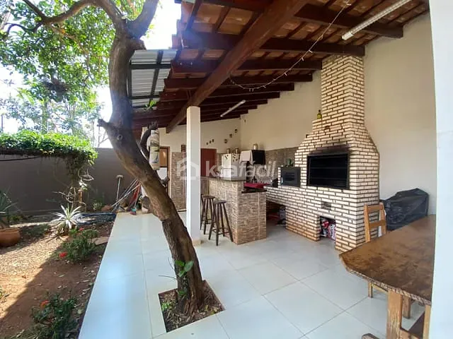 Casa com 360m² 4 quartos e 4 banheiros, à venda, no bairro Jardim Joquei Club em Campo Grande
