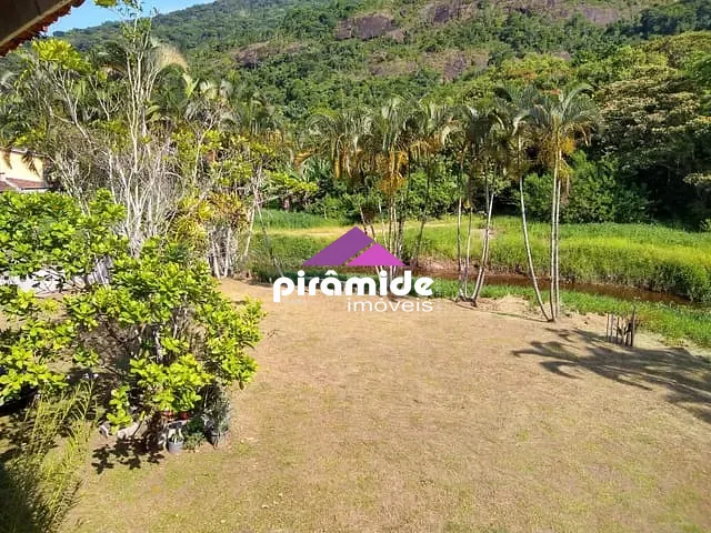 Casa com 480m² 6 quartos e 3 banheiros, à venda, no bairro Tabatinga em Caraguatatuba