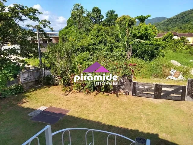 Casa com 480m² 6 quartos e 3 banheiros, à venda, no bairro Tabatinga em Caraguatatuba