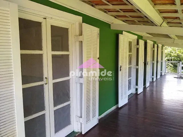 Casa com 480m² 6 quartos e 3 banheiros, à venda, no bairro Tabatinga em Ubatuba