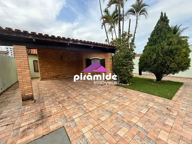 Casa com 360m² 3 quartos e 3 banheiros, à venda, no bairro Martim de Sá em Caraguatatuba