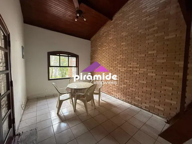 Casa com 360m² 3 quartos e 3 banheiros, à venda, no bairro Martim de Sá em Caraguatatuba