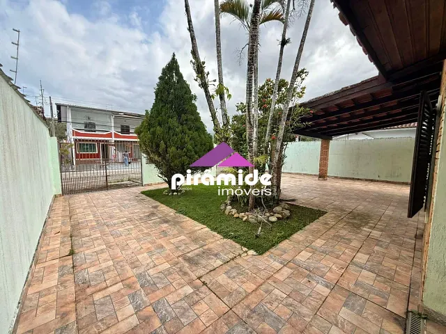 Casa com 360m² 3 quartos e 3 banheiros, à venda, no bairro Martim de Sá em Caraguatatuba