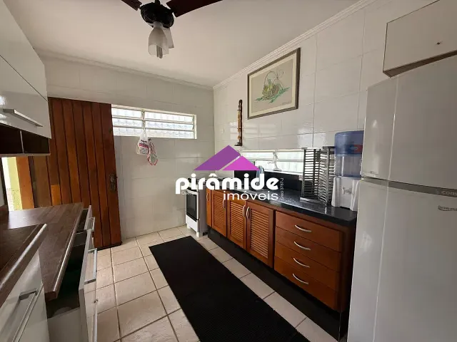 Casa com 360m² 3 quartos e 3 banheiros, à venda, no bairro Martim de Sá em Caraguatatuba