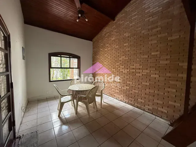Casa com 360m² 3 quartos e 3 banheiros, à venda, no bairro Martim de Sá em Caraguatatuba