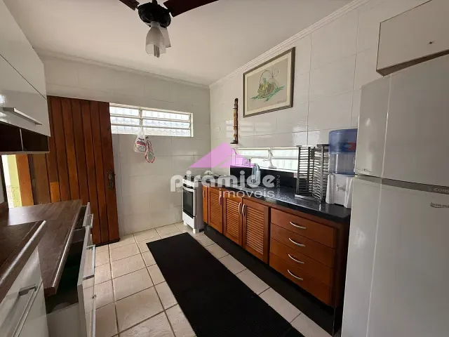Casa com 360m² 3 quartos e 3 banheiros, à venda, no bairro Martim de Sá em Caraguatatuba