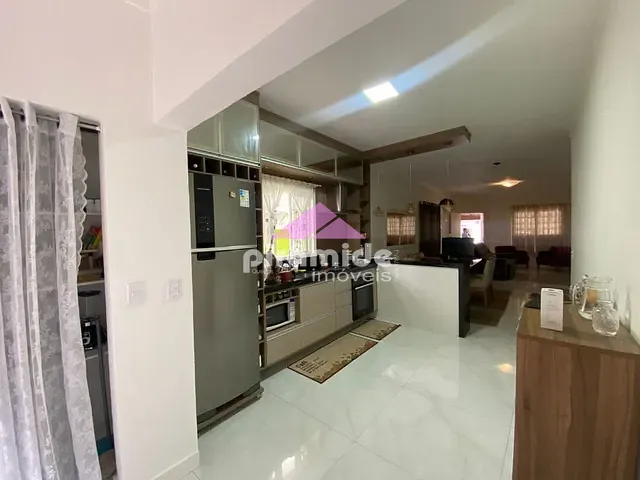 Casa com 252m², à venda, no bairro Urbanova em São José dos Campos