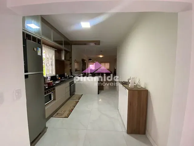 Casa com 252m², à venda, no bairro Urbanova em São José dos Campos