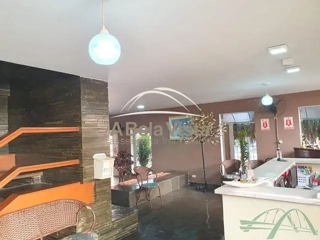 Casa com 600m² 10 quartos e 7 banheiros, à venda, no bairro Centro em Osasco