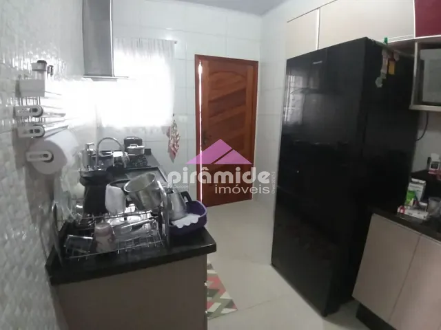 Casa com 171m² 2 quartos e 3 banheiros, à venda, no bairro Jardim Primavera em Caraguatatuba